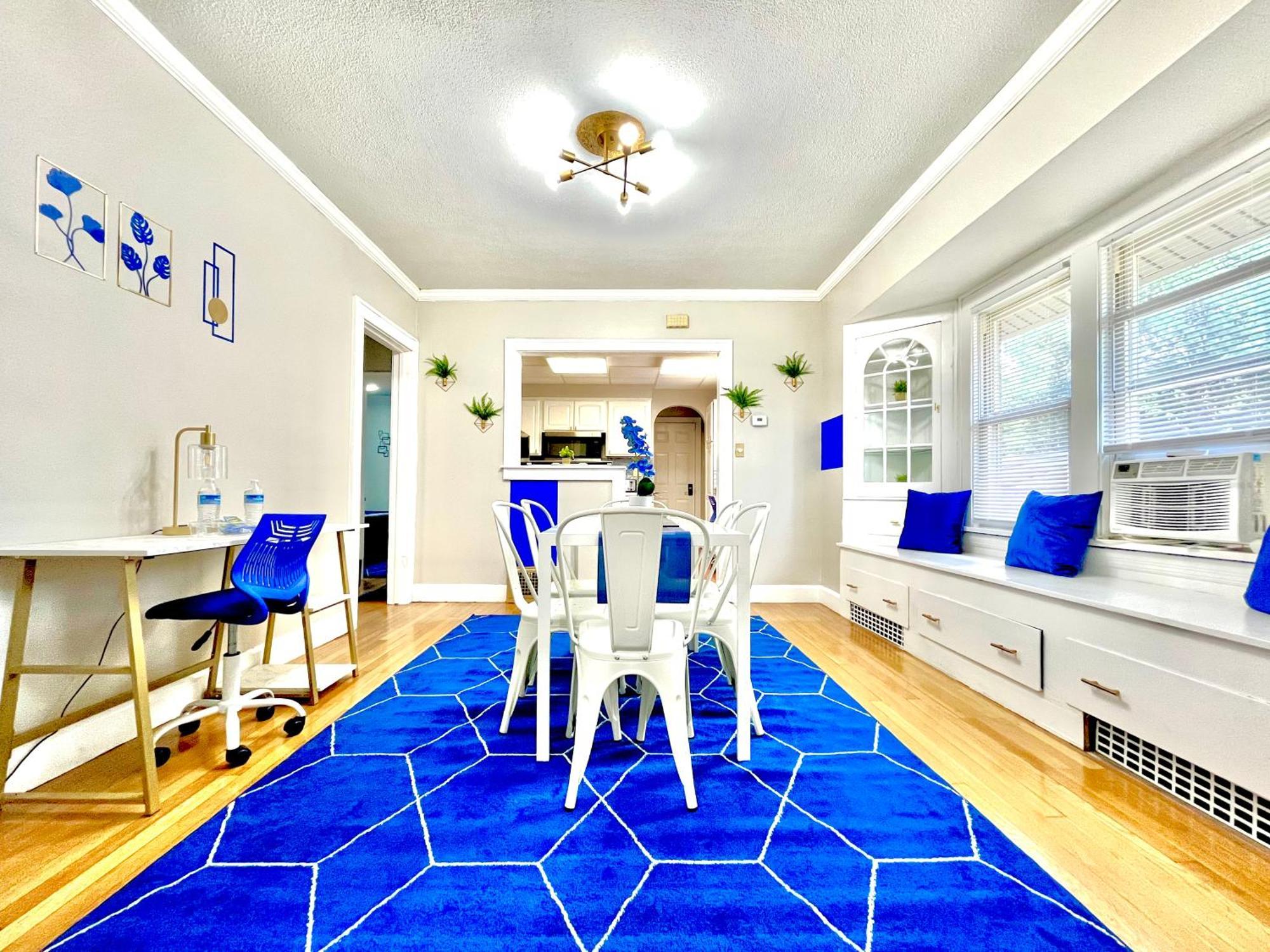 קליבלנד The Sapphire Haven - Your Old Brooklyn Oasis Awaits Families, Couples, Business Travelers Near Downtown With Parking, 300 Mb Wifi & Self Check-In מראה חיצוני תמונה