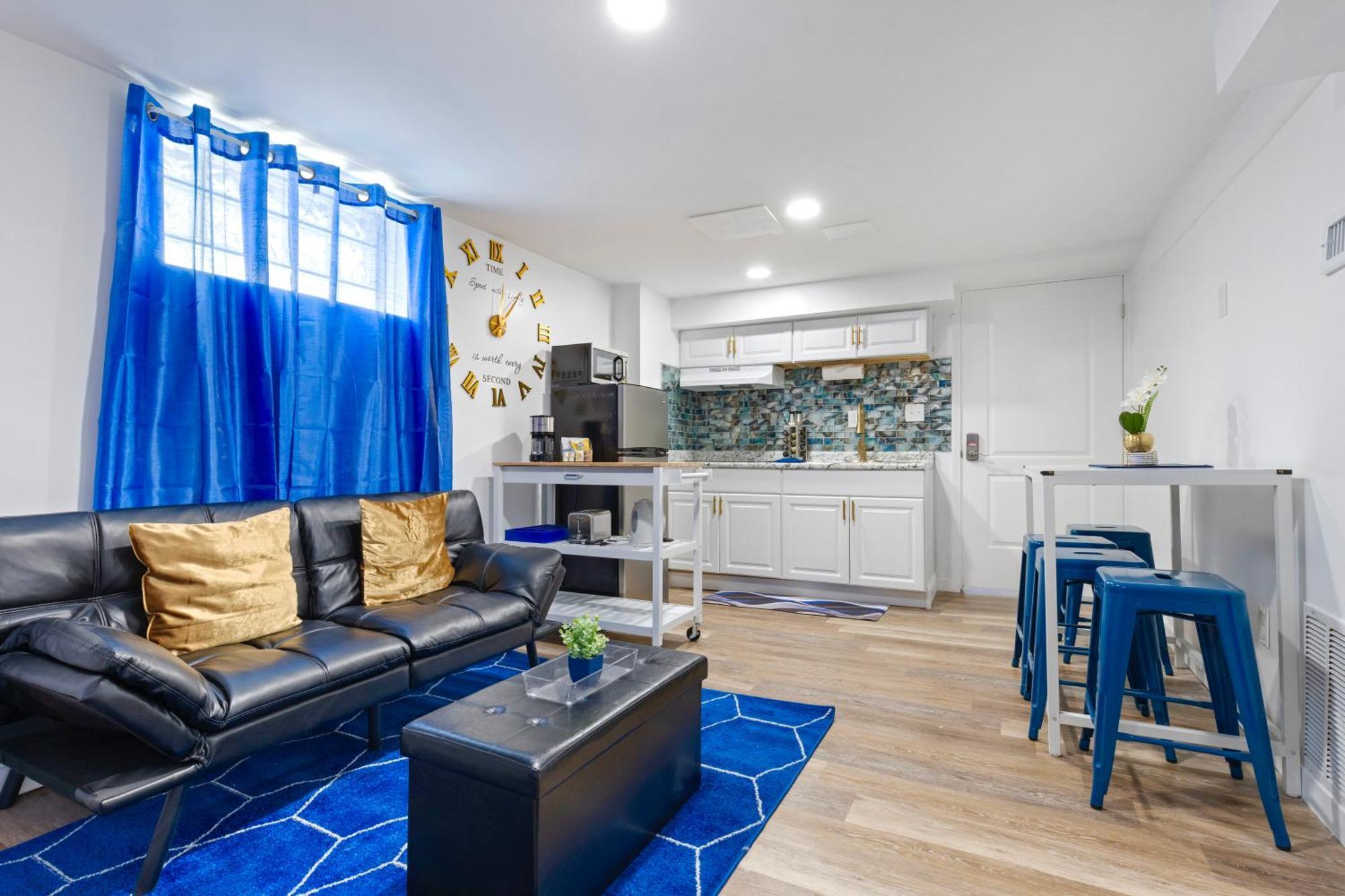 קליבלנד The Sapphire Haven - Your Old Brooklyn Oasis Awaits Families, Couples, Business Travelers Near Downtown With Parking, 300 Mb Wifi & Self Check-In מראה חיצוני תמונה