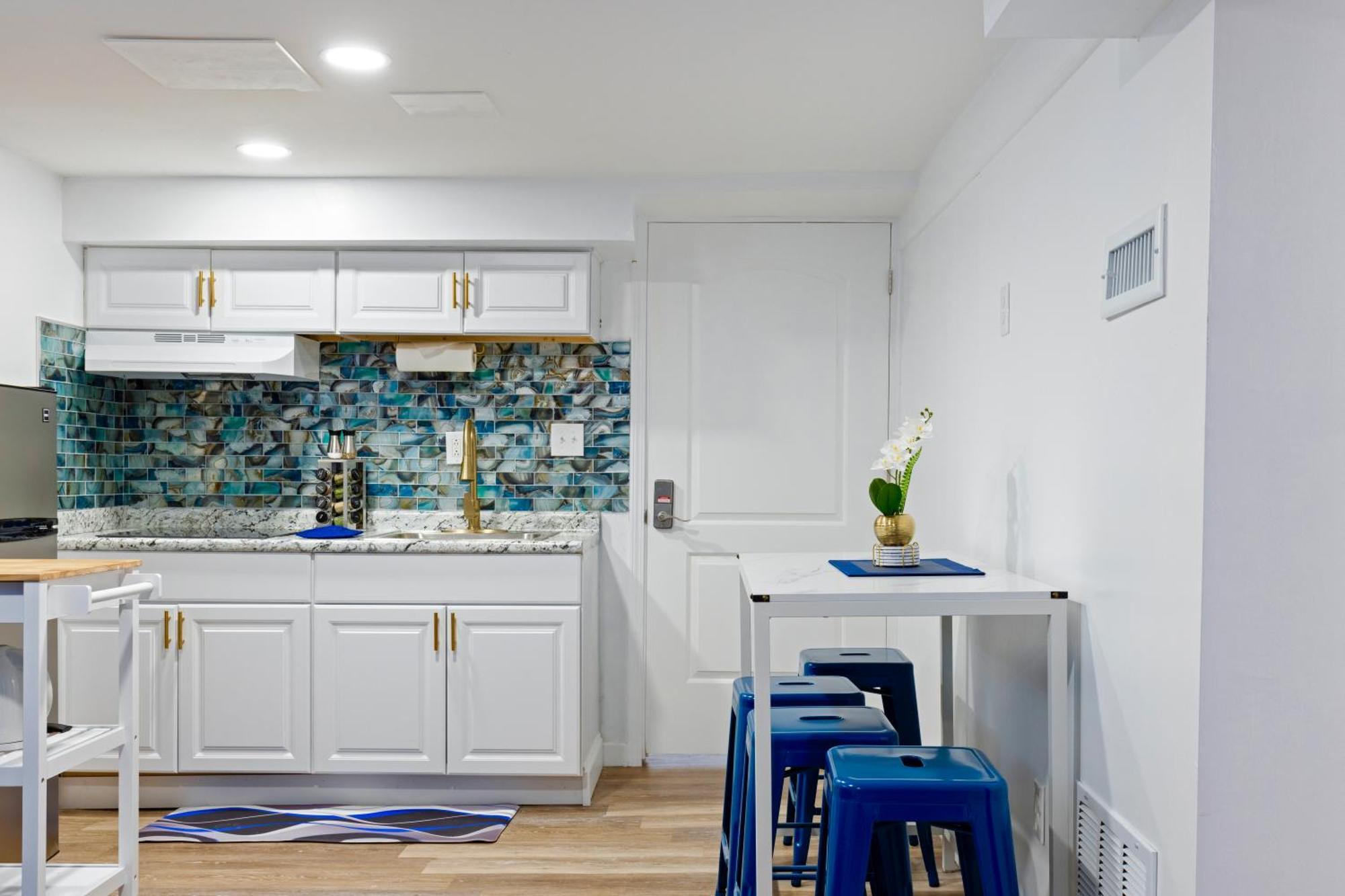 קליבלנד The Sapphire Haven - Your Old Brooklyn Oasis Awaits Families, Couples, Business Travelers Near Downtown With Parking, 300 Mb Wifi & Self Check-In מראה חיצוני תמונה